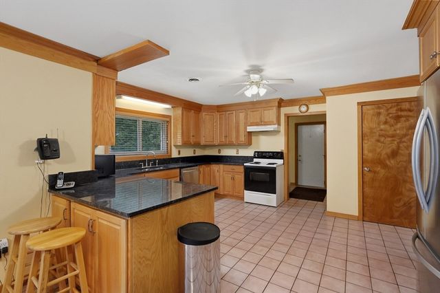 30 Bond Rd, Charlton, MA 01507