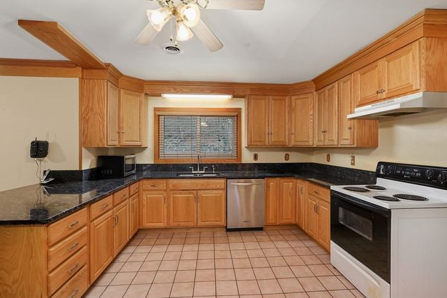 30 Bond Rd, Charlton, MA 01507
