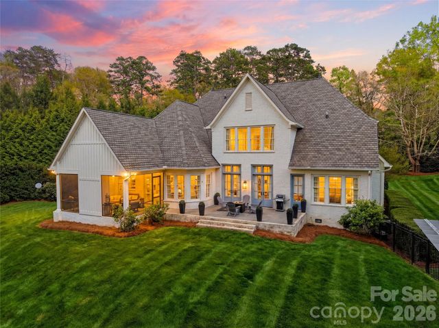 834 9th Avenue NW, Hickory, NC 28601