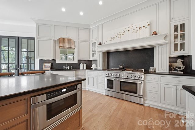 834 9th Avenue NW, Hickory, NC 28601