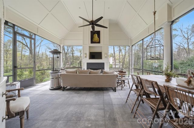 834 9th Avenue NW, Hickory, NC 28601
