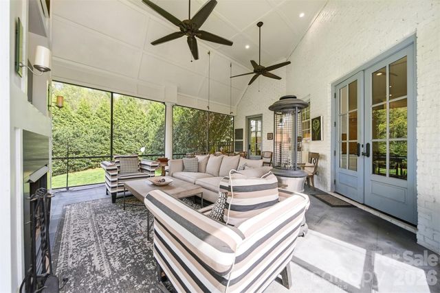 834 9th Avenue NW, Hickory, NC 28601