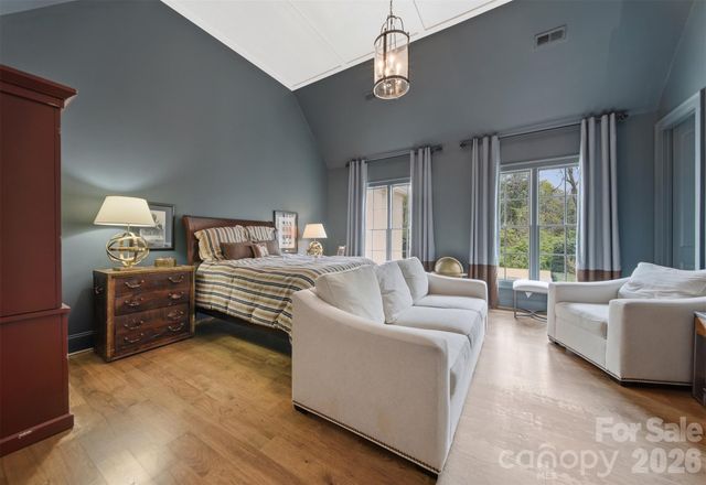 834 9th Avenue NW, Hickory, NC 28601