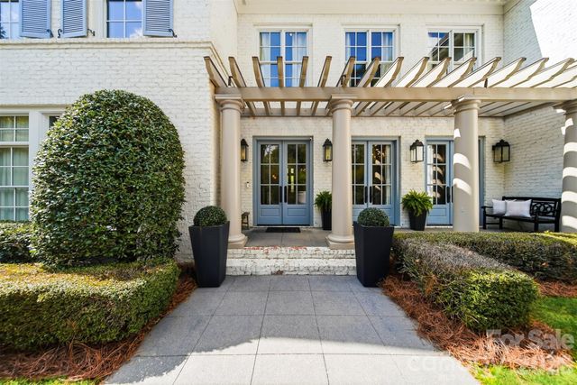 834 9th Avenue NW, Hickory, NC 28601