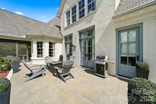 834 9th Avenue NW, Hickory, NC 28601