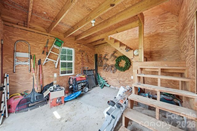 834 9th Avenue NW, Hickory, NC 28601