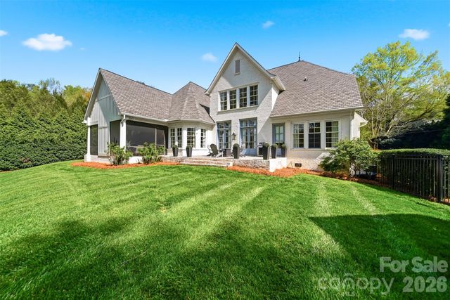 834 9th Avenue NW, Hickory, NC 28601