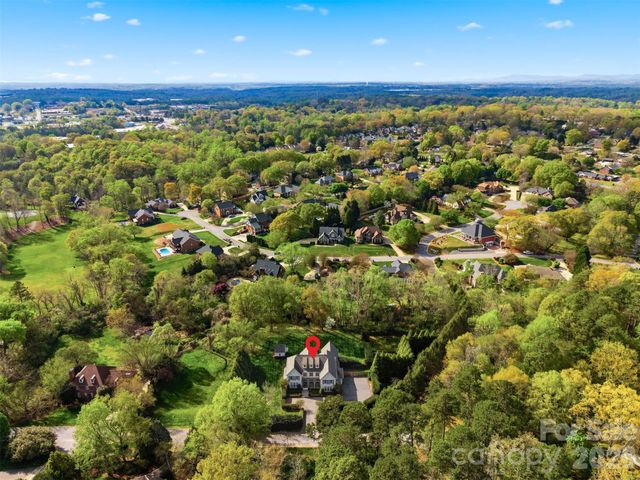 834 9th Avenue NW, Hickory, NC 28601