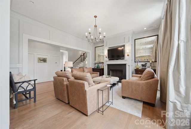 834 9th Avenue NW, Hickory, NC 28601