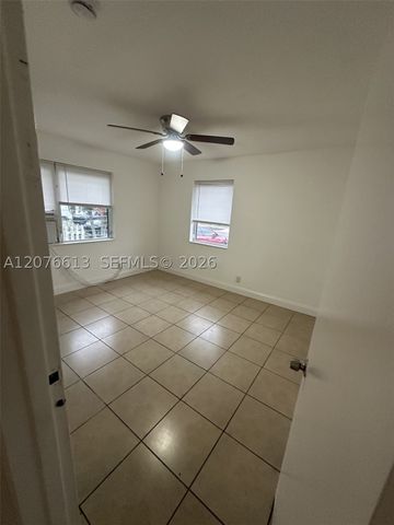 409 SW 4th Ter w, Hallandale Beach, FL 33009