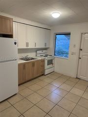 409 SW 4th Ter w, Hallandale Beach, FL 33009