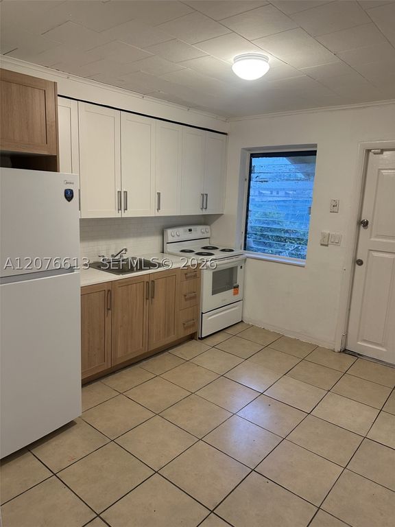 409 SW 4th Ter w, Hallandale Beach, FL 33009