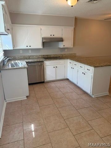 3764 HUNTING CREEK Road, Montgomery, AL 36116