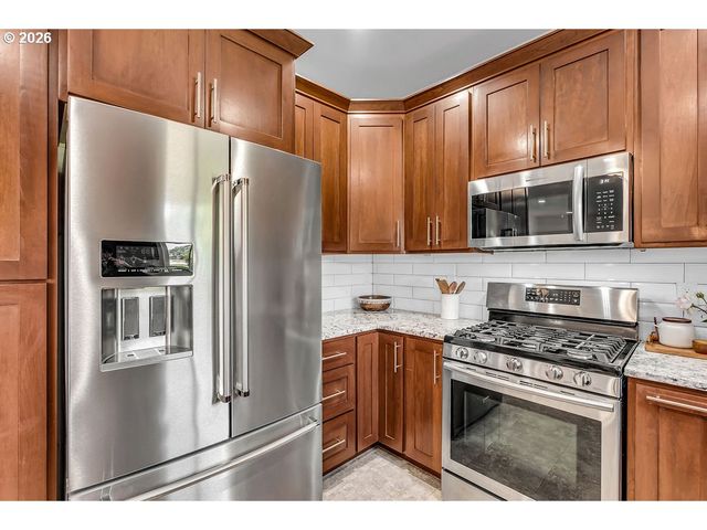 1149 DAHLIA St, Woodburn, OR 97071