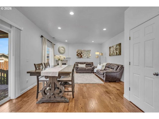 1149 DAHLIA St, Woodburn, OR 97071