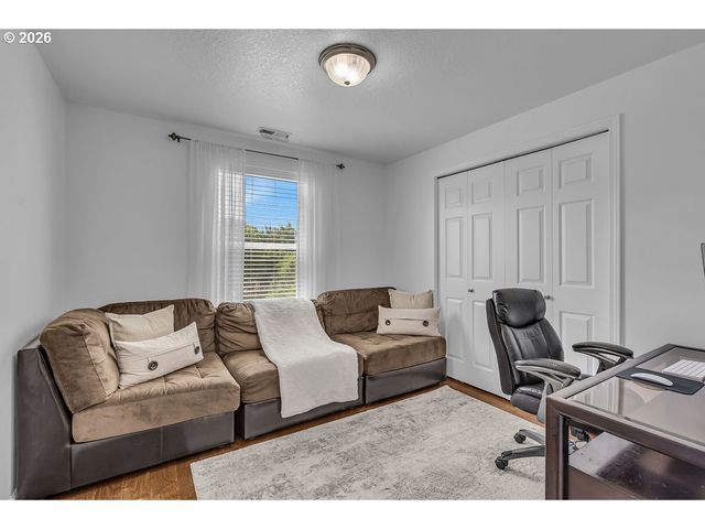 1149 DAHLIA St, Woodburn, OR 97071