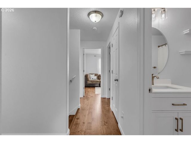 1149 DAHLIA St, Woodburn, OR 97071