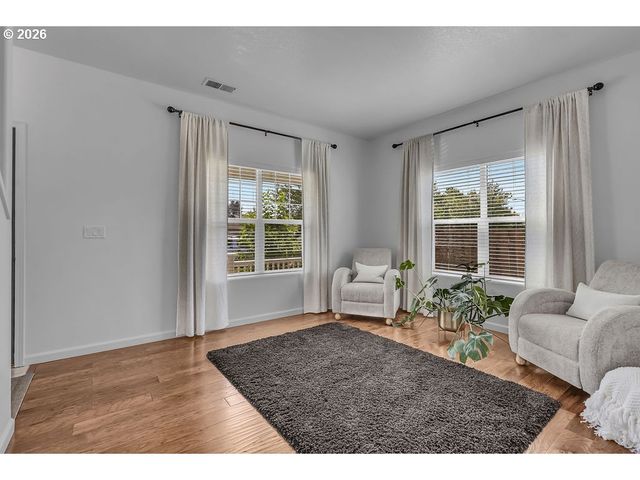1149 DAHLIA St, Woodburn, OR 97071