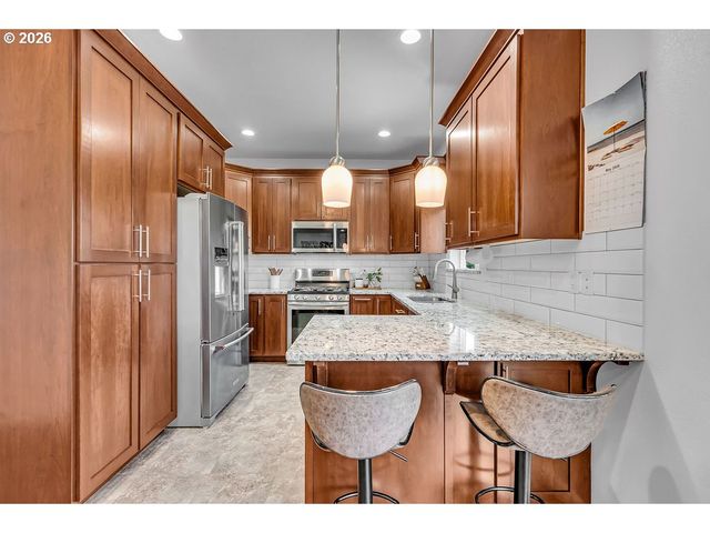 1149 DAHLIA St, Woodburn, OR 97071