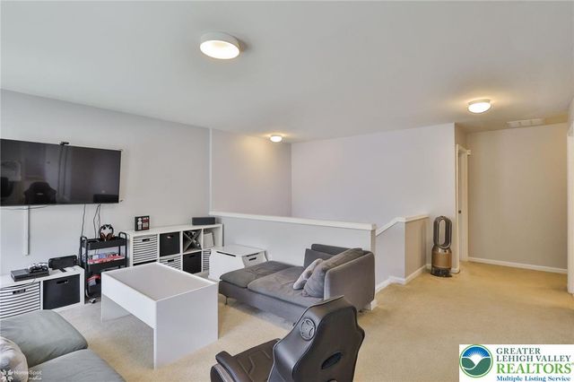 9254 WINDY BUSH Lane, Upper Macungie Twp, PA 18031