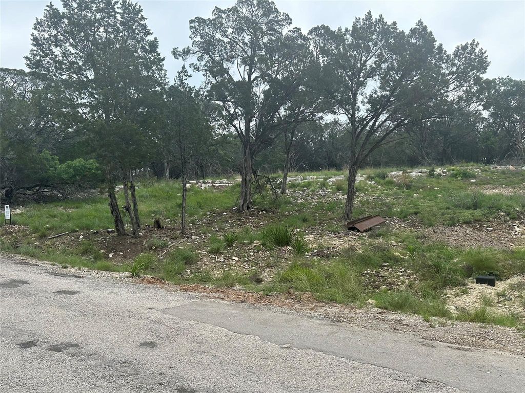 20027 Continental DR, Lago Vista, TX 78645
