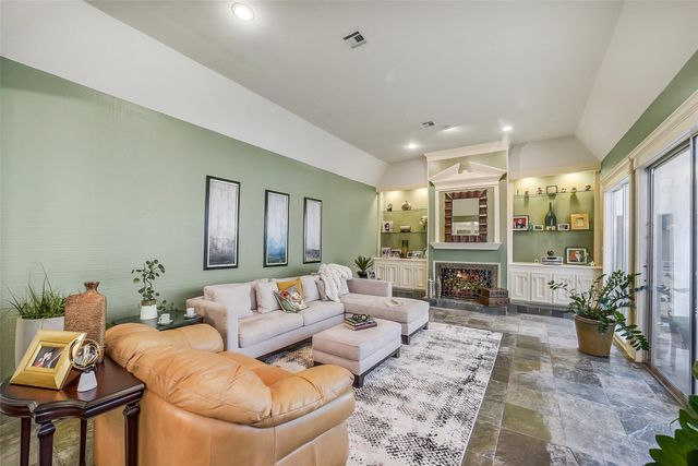 9340 Briar Forest, Houston, TX 77063