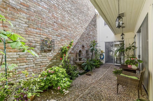 9340 Briar Forest, Houston, TX 77063