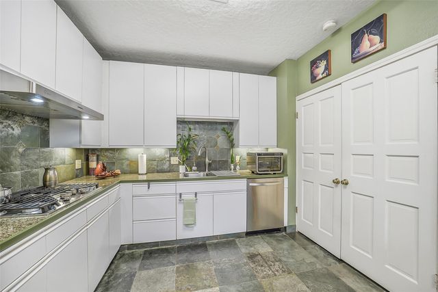 9340 Briar Forest, Houston, TX 77063