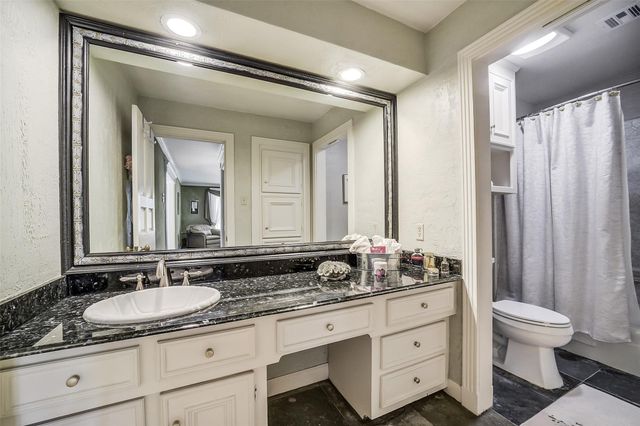 9340 Briar Forest, Houston, TX 77063