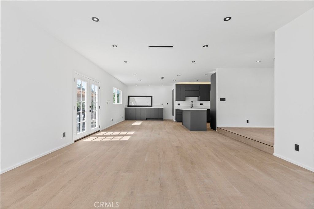 Image 19 of property listing at 536 Hampton Road, Burbank, CA 91504