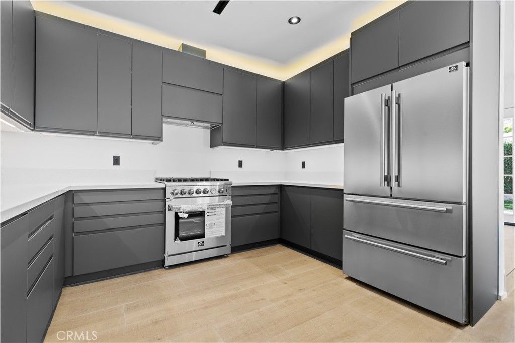 Image 22 of property listing at 536 Hampton Road, Burbank, CA 91504