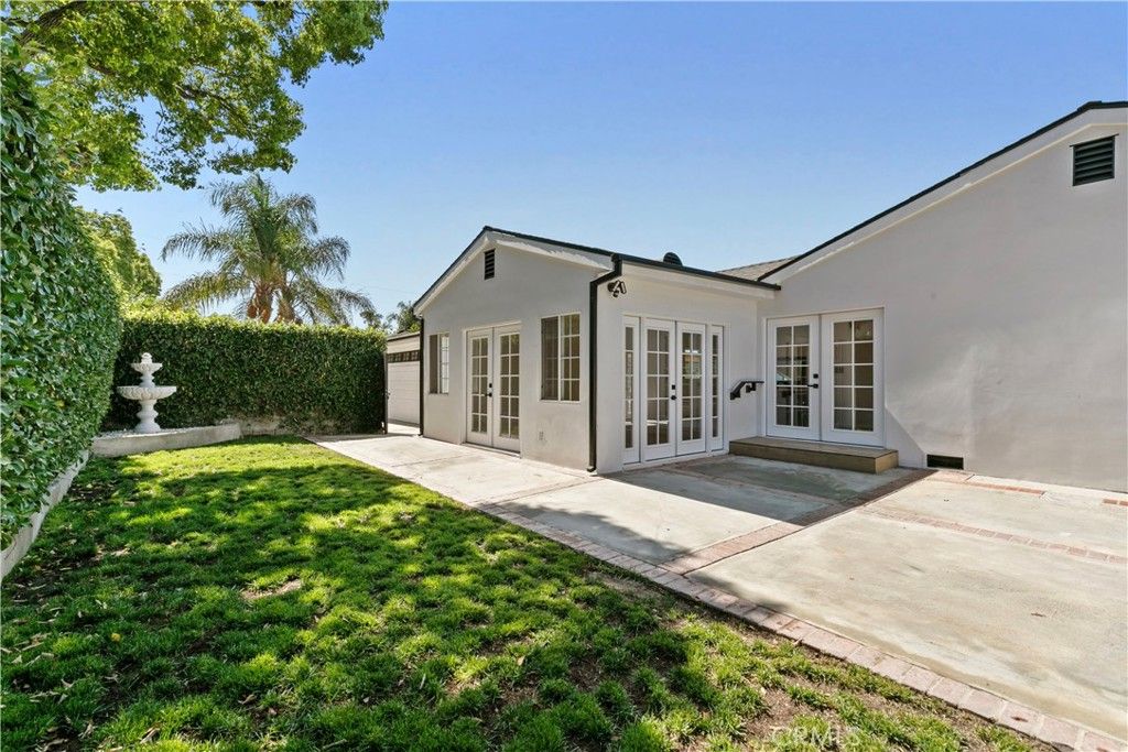 Image 41 of property listing at 536 Hampton Road, Burbank, CA 91504