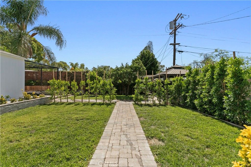 Image 47 of property listing at 536 Hampton Road, Burbank, CA 91504