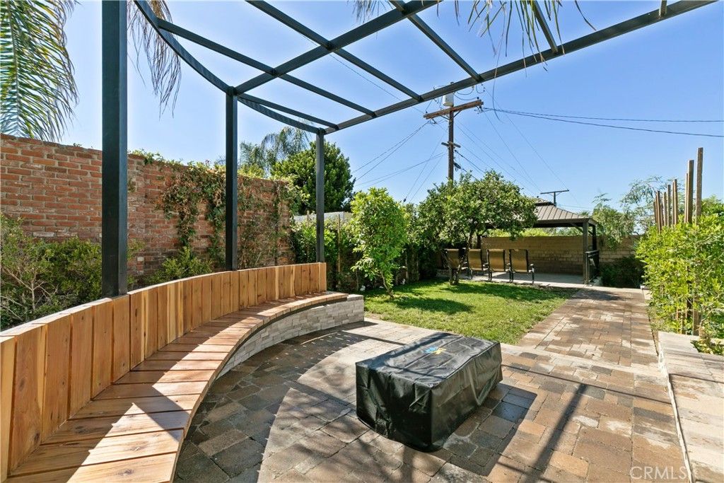 Image 49 of property listing at 536 Hampton Road, Burbank, CA 91504