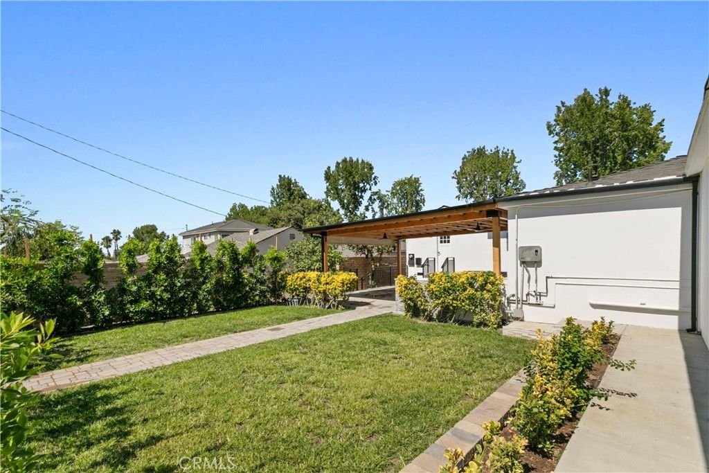 Image 51 of property listing at 536 Hampton Road, Burbank, CA 91504