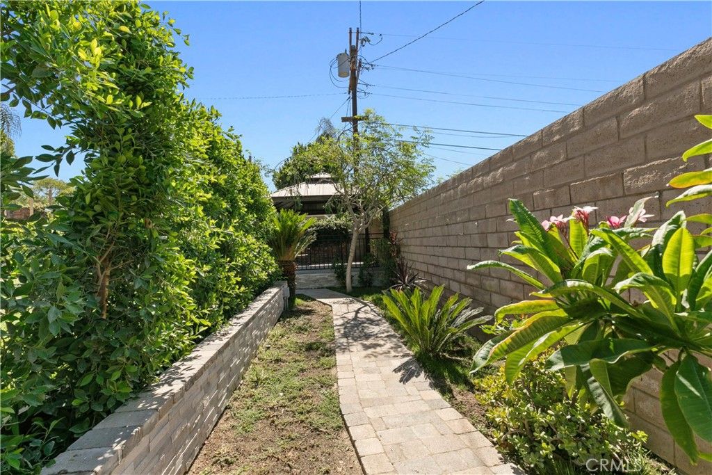 Image 53 of property listing at 536 Hampton Road, Burbank, CA 91504