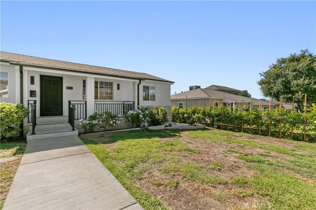 Image 6 of property listing at 536 Hampton Road, Burbank, CA 91504