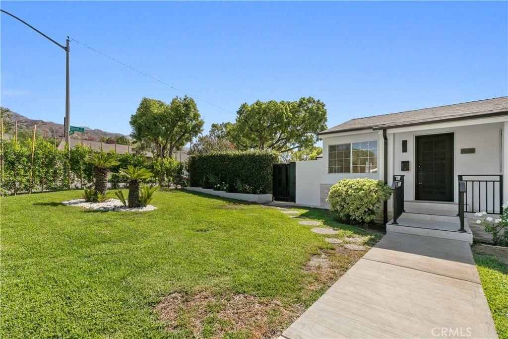Image 8 of property listing at 536 Hampton Road, Burbank, CA 91504