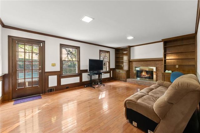 556 Daisy Nash Drive SW, Lilburn, GA 30047