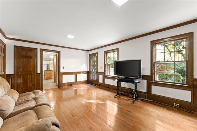 556 Daisy Nash Drive SW, Lilburn, GA 30047