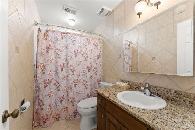 556 Daisy Nash Drive SW, Lilburn, GA 30047