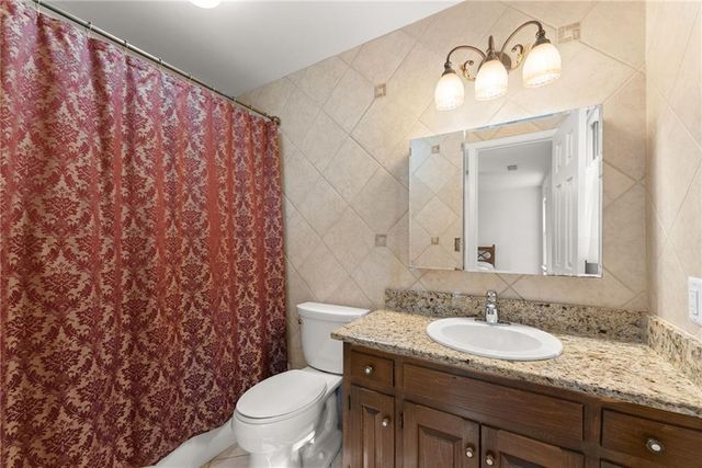 556 Daisy Nash Drive SW, Lilburn, GA 30047