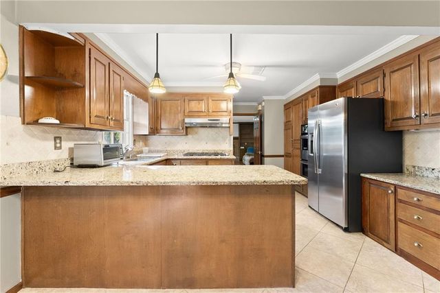 556 Daisy Nash Drive SW, Lilburn, GA 30047