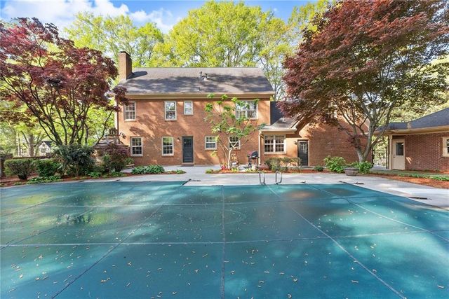 556 Daisy Nash Drive SW, Lilburn, GA 30047