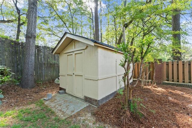 556 Daisy Nash Drive SW, Lilburn, GA 30047