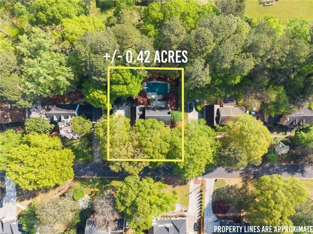 556 Daisy Nash Drive SW, Lilburn, GA 30047