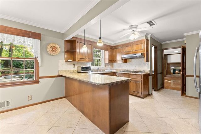 556 Daisy Nash Drive SW, Lilburn, GA 30047