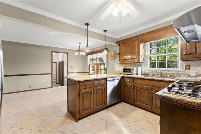 556 Daisy Nash Drive SW, Lilburn, GA 30047