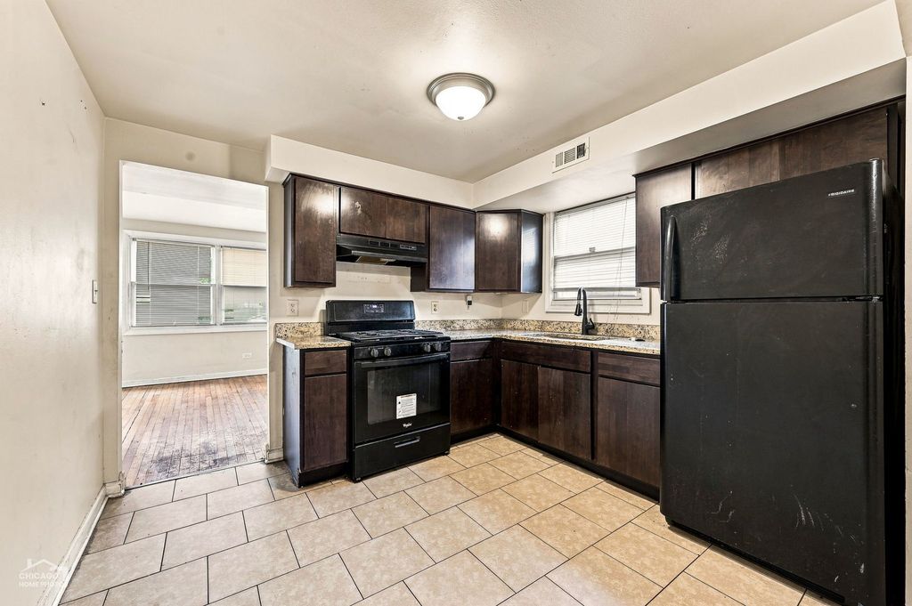 11635 S Laflin Street, Chicago, IL 60643 — photo 2