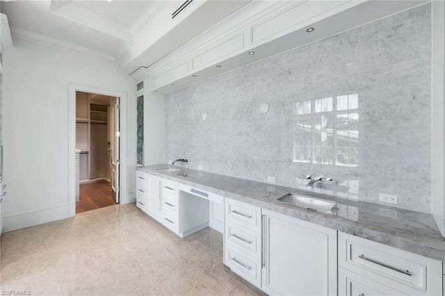 1690 Chesapeake AVE, Naples, FL 34102